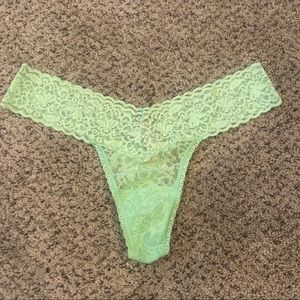 NWOT Victoria’s Secret Bright Light Green Lacie Lace Thong One Size Rare Color
